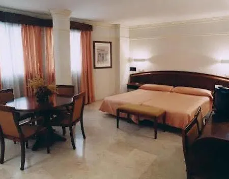 San Antonio Hotel 4*